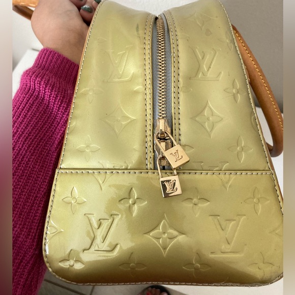Louis Vuitton Vernis Leather Bag - Picture 9 of 10